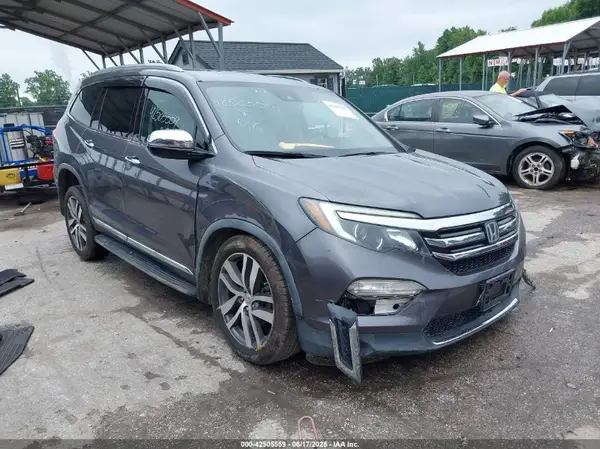 5FNYF6H08HB028361 2017 HONDA PILOT - Image 1