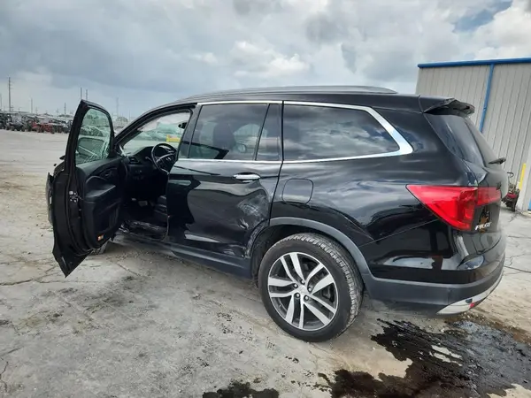 5FNYF6H08HB031888 2017 HONDA PILOT - Image 2