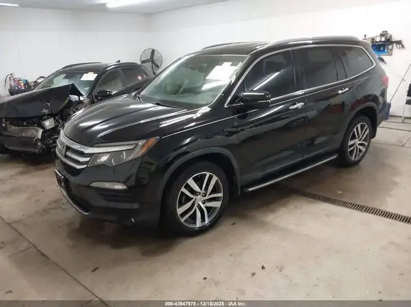 5FNYF6H08HB047640 2017 HONDA PILOT - Image 2