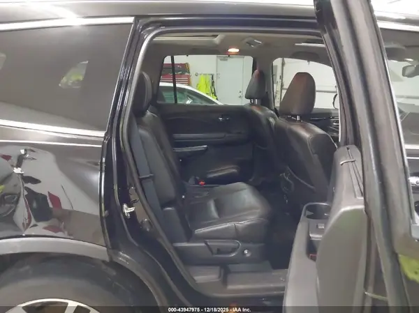 5FNYF6H08HB047640 2017 HONDA PILOT - Image 8