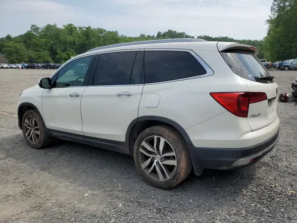 5FNYF6H08HB050067 2017 HONDA PILOT - Image 2