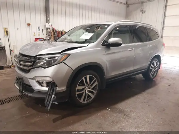 5FNYF6H08HB082095 2017 HONDA PILOT - Image 2