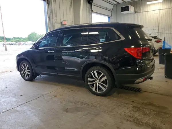 5FNYF6H08HB100238 2017 HONDA PILOT - Image 2