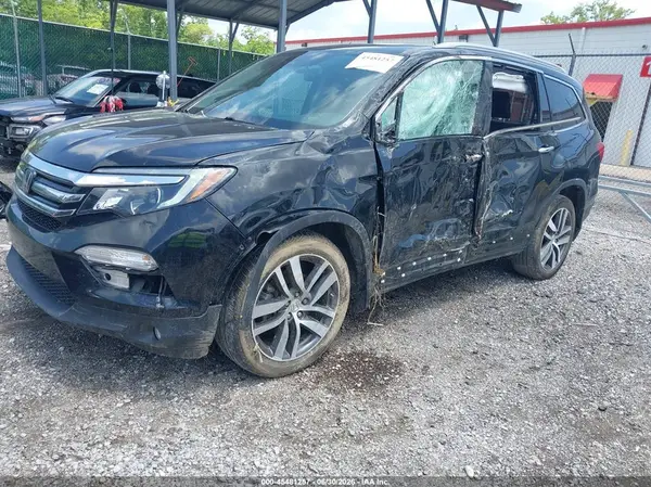 5FNYF6H08HB100305 2017 HONDA PILOT - Image 2