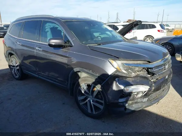 5FNYF6H08HB103978 2017 HONDA PILOT - Image 1