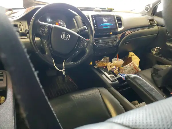 5FNYF6H08JB002977 2018 HONDA PILOT - Image 8