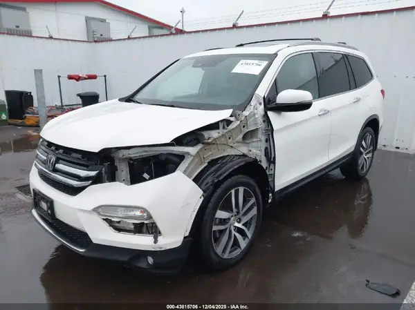 5FNYF6H08JB049538 2018 HONDA PILOT - Image 2