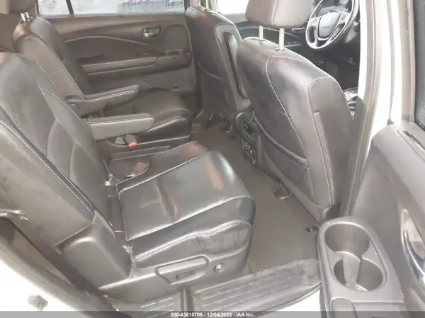 5FNYF6H08JB049538 2018 HONDA PILOT - Image 8