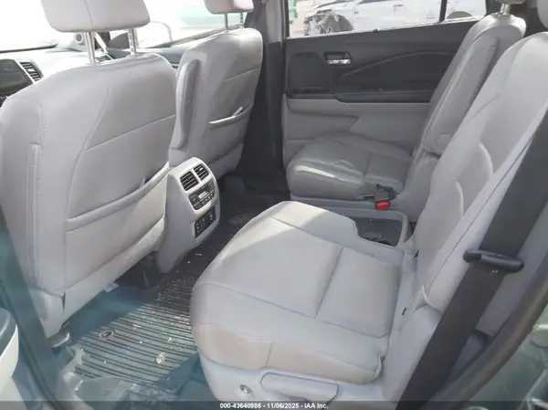 5FNYF6H09HB009950 2017 HONDA PILOT - Image 8