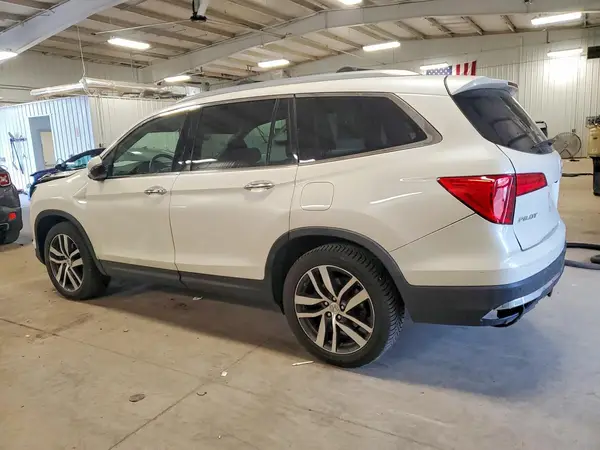 5FNYF6H09HB011133 2017 HONDA PILOT - Image 2