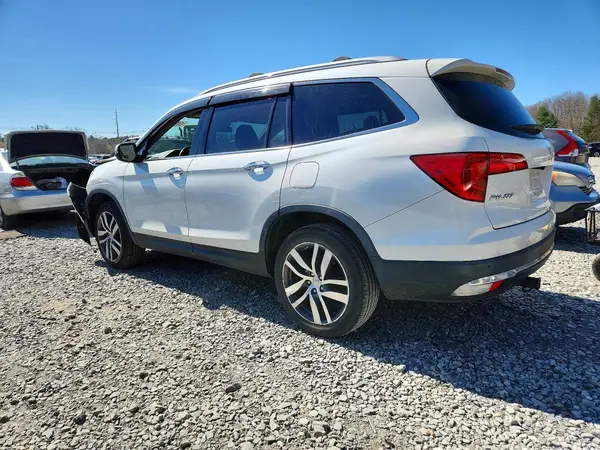 5FNYF6H09HB023945 2017 HONDA PILOT - Image 2