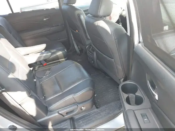5FNYF6H09HB064057 2017 HONDA PILOT - Image 8