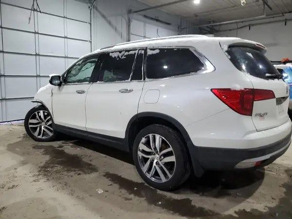 5FNYF6H09HB070439 2017 HONDA PILOT - Image 2