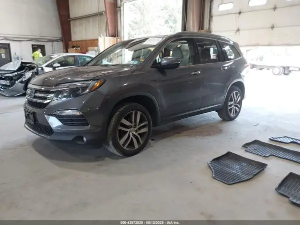 5FNYF6H09HB100801 2017 HONDA PILOT - Image 2