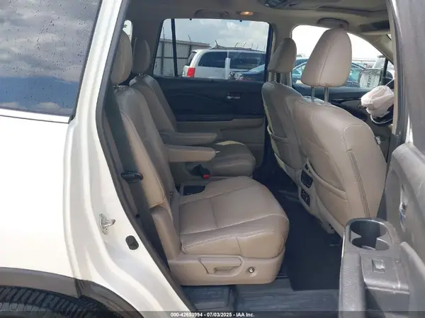 5FNYF6H09JB052643 2018 HONDA PILOT - Image 8