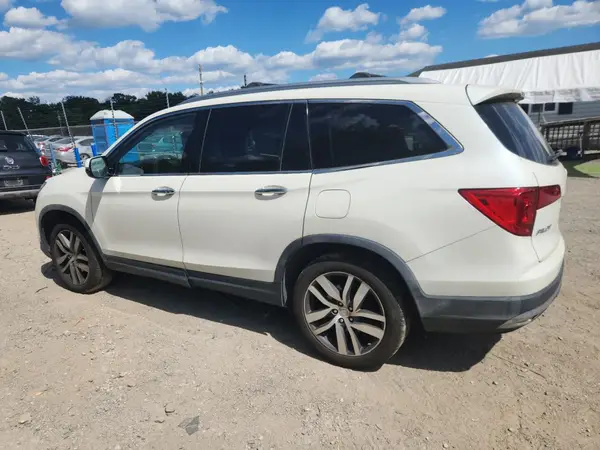 5FNYF6H0XHB005762 2017 HONDA PILOT - Image 2