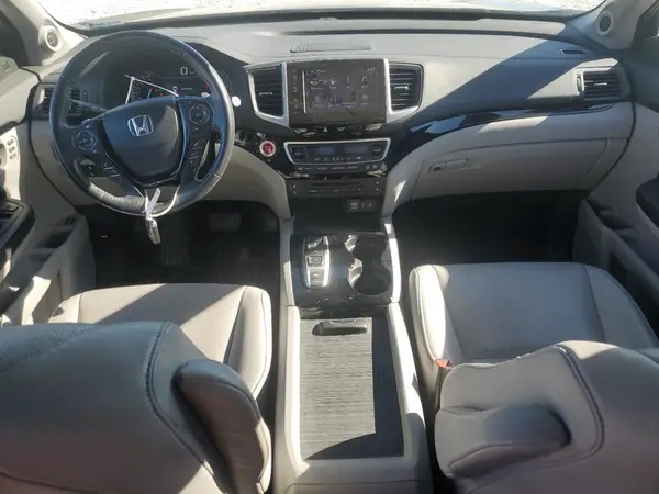 5FNYF6H0XHB008645 2017 HONDA PILOT - Image 8