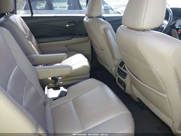 5FNYF6H0XHB009200 2017 HONDA PILOT - Image 8