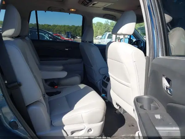 5FNYF6H0XHB049387 2017 HONDA PILOT - Image 8