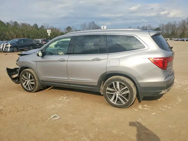 5FNYF6H0XHB064049 2017 HONDA PILOT - Image 2