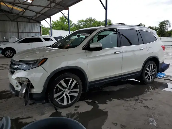 5FNYF6H0XHB096063 2017 HONDA PILOT - Image 1