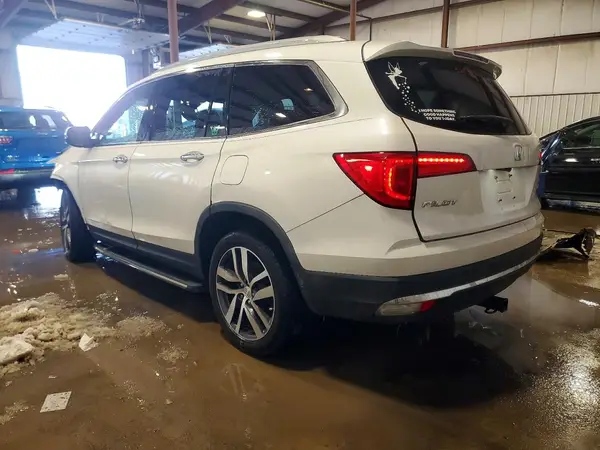 5FNYF6H0XJB017982 2018 HONDA PILOT - Image 2