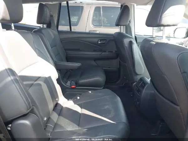 5FNYF6H0XJB060749 2018 HONDA PILOT - Image 8