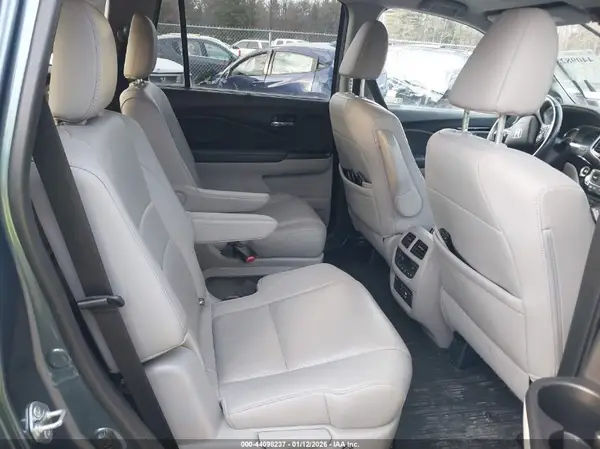 5FNYF6H0XKB000178 2019 HONDA PILOT - Image 8