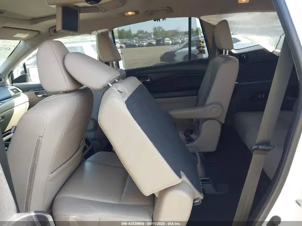 5FNYF6H0XKB026635 2019 HONDA PILOT - Image 8