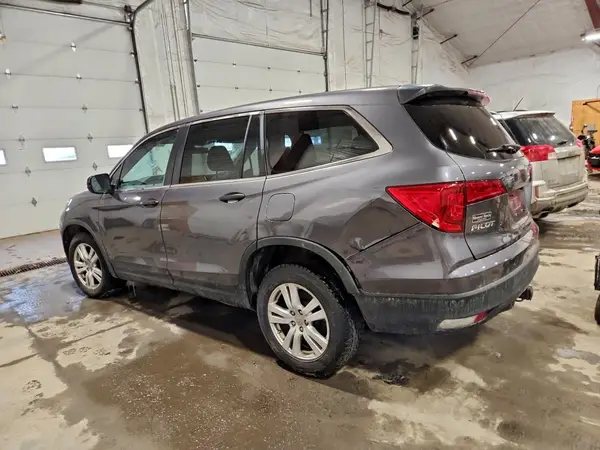 5FNYF6H10HB007013 2017 HONDA PILOT - Image 2