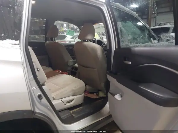 5FNYF6H10KB025650 2019 HONDA PILOT - Image 8