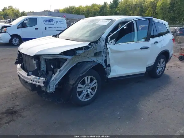 5FNYF6H11JB022268 2018 HONDA PILOT - Image 2