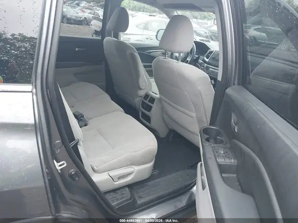5FNYF6H11KB010378 2019 HONDA PILOT - Image 8