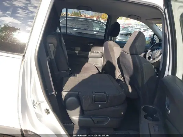 5FNYF6H11KB047477 2019 HONDA PILOT - Image 8