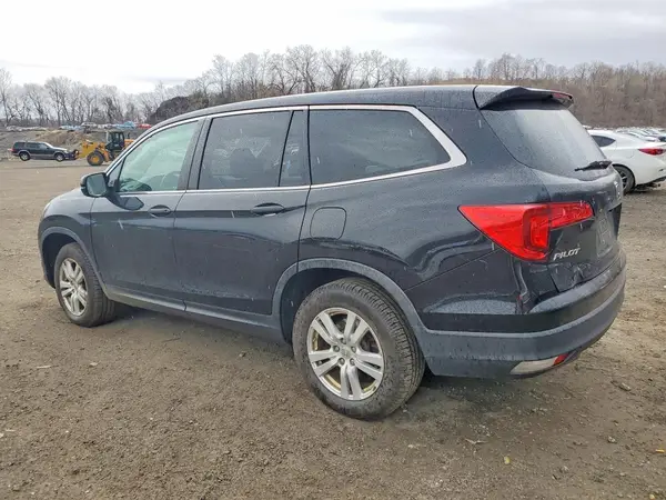5FNYF6H12HB066726 2017 HONDA PILOT - Image 2