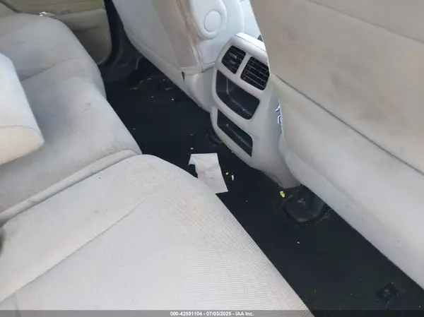 5FNYF6H12JB034610 2018 HONDA PILOT - Image 8