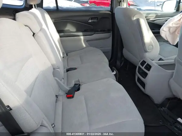 5FNYF6H12JB064996 2018 HONDA PILOT - Image 8
