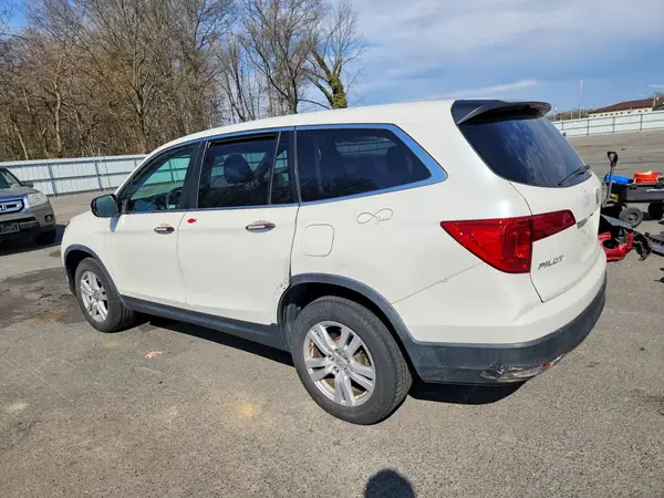 5FNYF6H13JB022269 2018 HONDA PILOT - Image 2