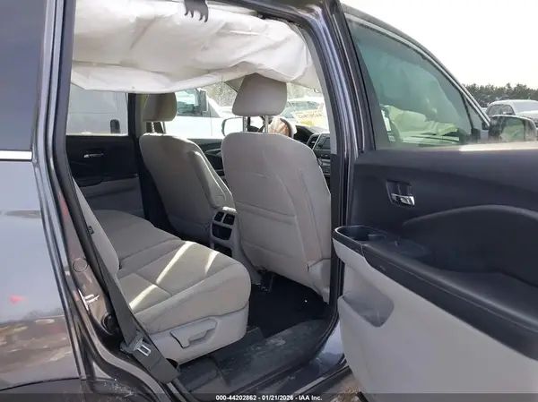 5FNYF6H13JB031070 2018 HONDA PILOT - Image 8