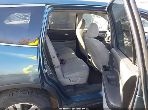 5FNYF6H13JB034650 2018 HONDA PILOT - Image 8
