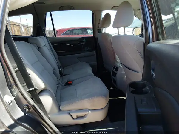 5FNYF6H14JB024953 2018 HONDA PILOT - Image 8