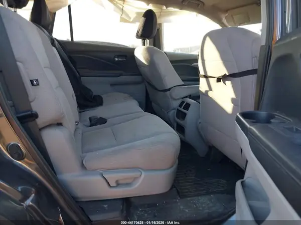 5FNYF6H15HB064484 2017 HONDA PILOT - Image 8