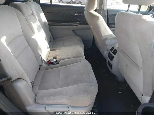 5FNYF6H15JB054172 2018 HONDA PILOT - Image 8
