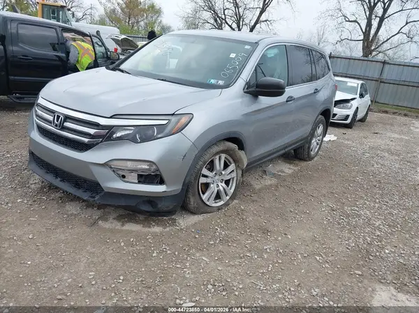 5FNYF6H15JB065009 2018 HONDA PILOT - Image 2