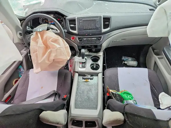 5FNYF6H16JB051653 2018 HONDA PILOT - Image 8