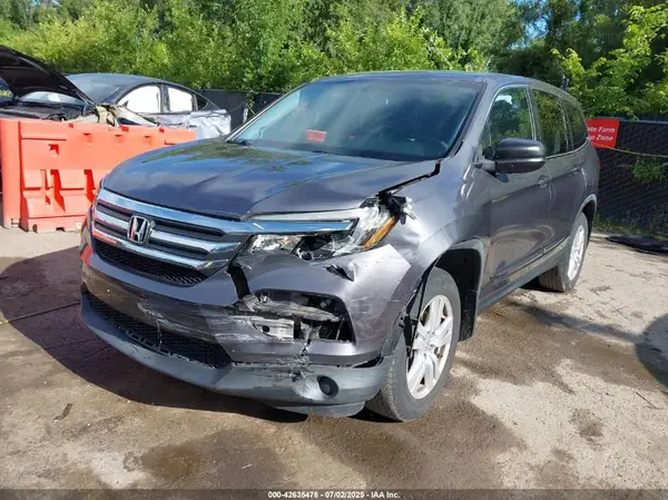 5FNYF6H17JB024932 2018 HONDA PILOT - Image 2