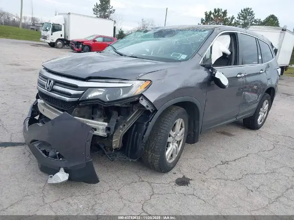 5FNYF6H17JB066016 2018 HONDA PILOT - Image 2