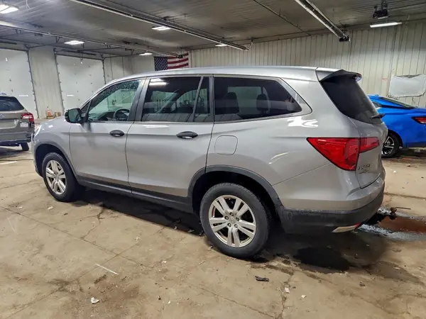 5FNYF6H18HB000083 2017 HONDA PILOT - Image 2