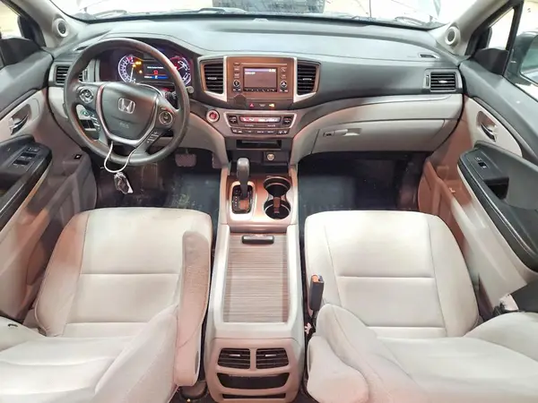 5FNYF6H18HB000083 2017 HONDA PILOT - Image 8