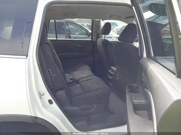 5FNYF6H18HB044665 2017 HONDA PILOT - Image 8